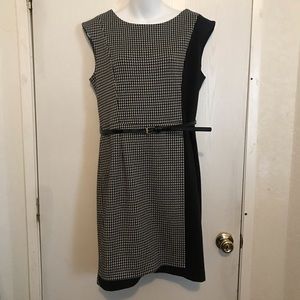 Calvin Klein dress w belt. Black/White Size 12